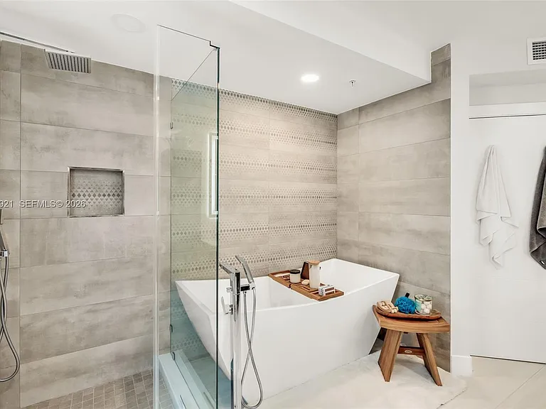 1500 Ocean Dr #707 — Photo 24