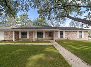 1104 Hillcrest Dr, Conroe, TX 77301