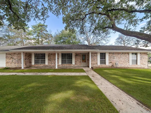 1104 Hillcrest Dr, Conroe, TX 77301