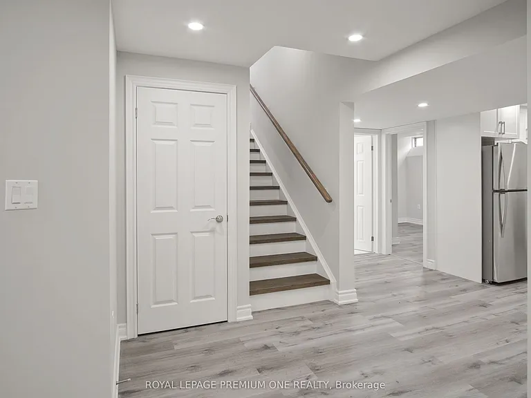 76 Birkett Way #BASEMENT — Photo 3