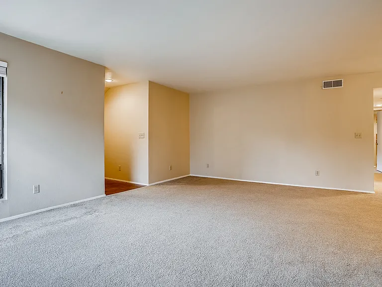 11506 NE 128th St #17 — Photo 5