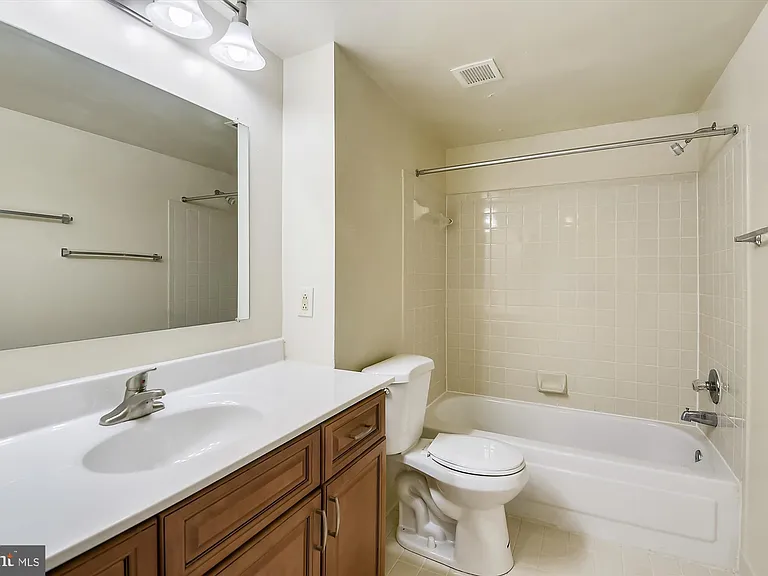 610 N West St #305 — Photo 10