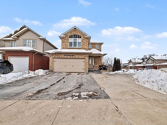 3rd image of 224 Fleming Rd E