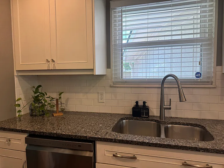 2109 Blue Ridge Blvd — Photo 3