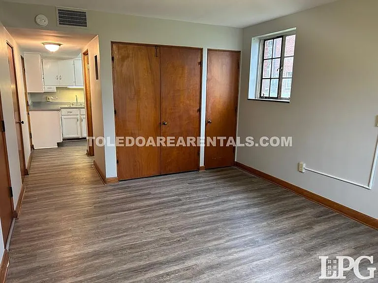 2244 W Sylvania Ave #1 — Photo 9