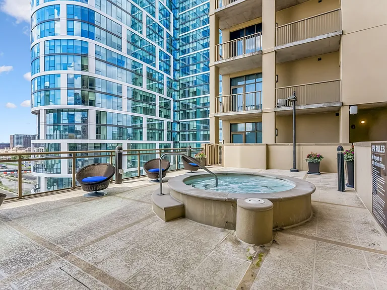 1510 Demonbreun St #702 — Photo 2