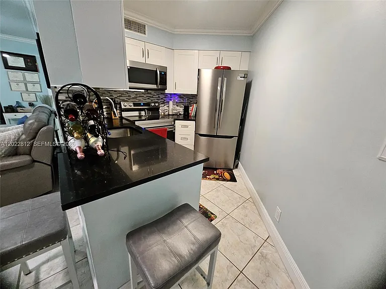 212 Lake Pointe Dr #113 — Photo 3