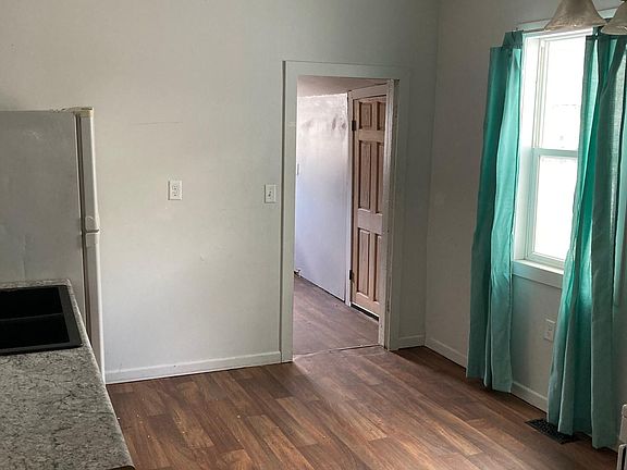 3rd image of 424 Center Ave