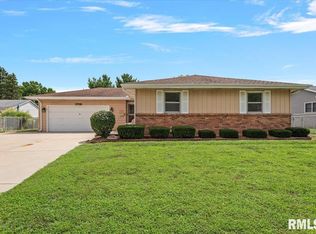 2708 Delaware Dr, Springfield, IL 62702