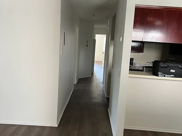 1371 Loma Ave #201 — Photo 10