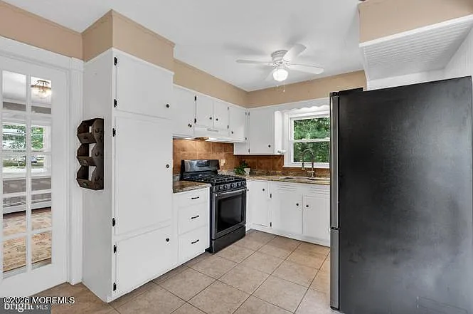 762 Lakehurst Ave — Photo 7