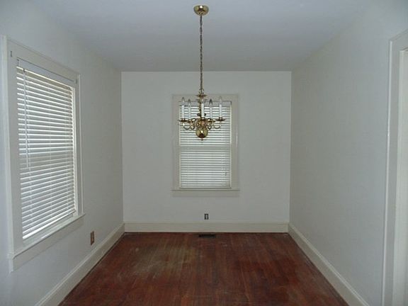 3rd image of 908 N Pembroke Avenue