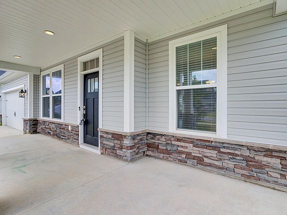 5th image of 461 Spectrum Rd