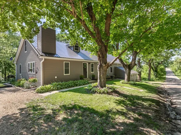 5134 N Broadway Rd, Apple River, IL 61001