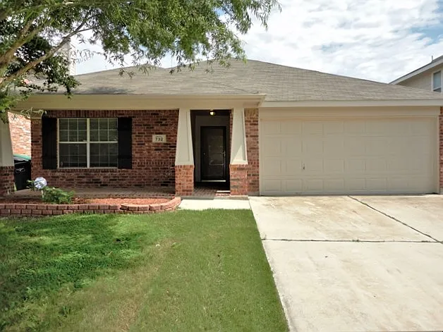 732 Fox Hunt Trl — Photo 1