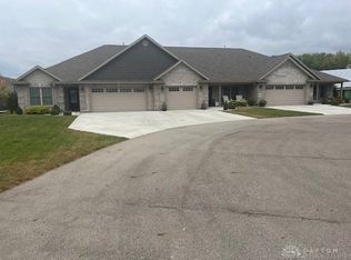 1049 Sunrise Ln, Troy, OH