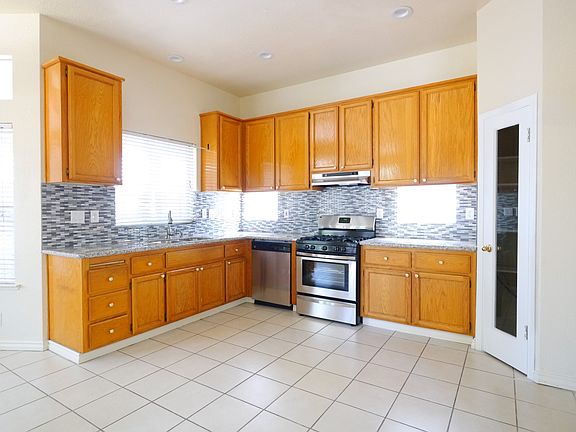 5th image of 7812 Edendale Ct