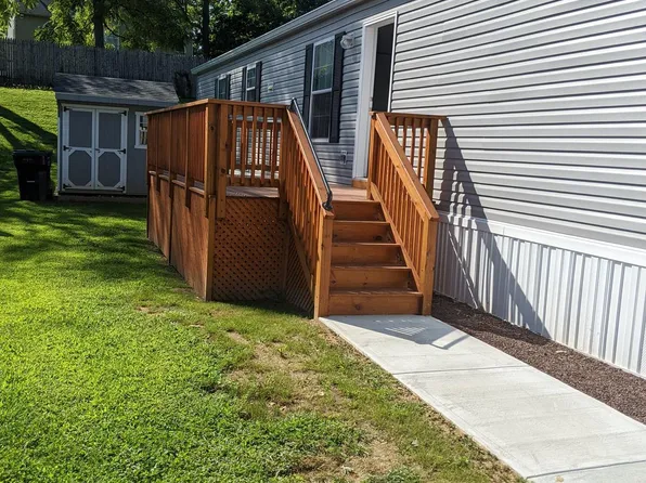 17 Glouster Ct, East Fallowfield, PA 19320