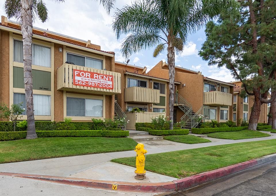 1st image of 7430 Crescent Ave #300