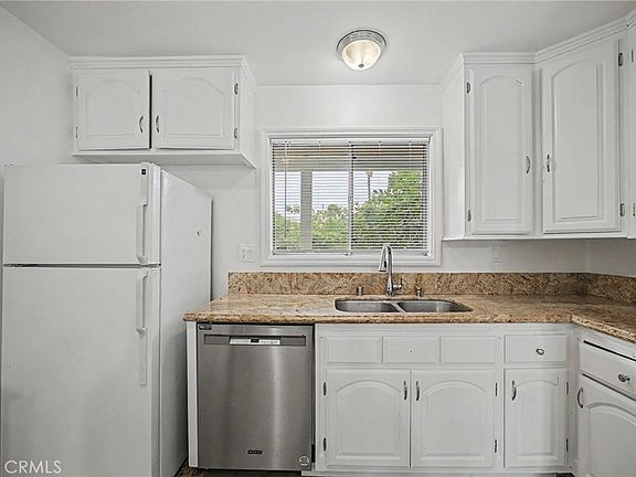 5th image of 441 N Rockvale Ave