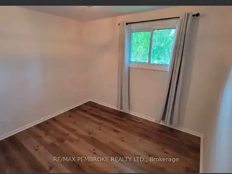 32 Park Dr — Photo 11