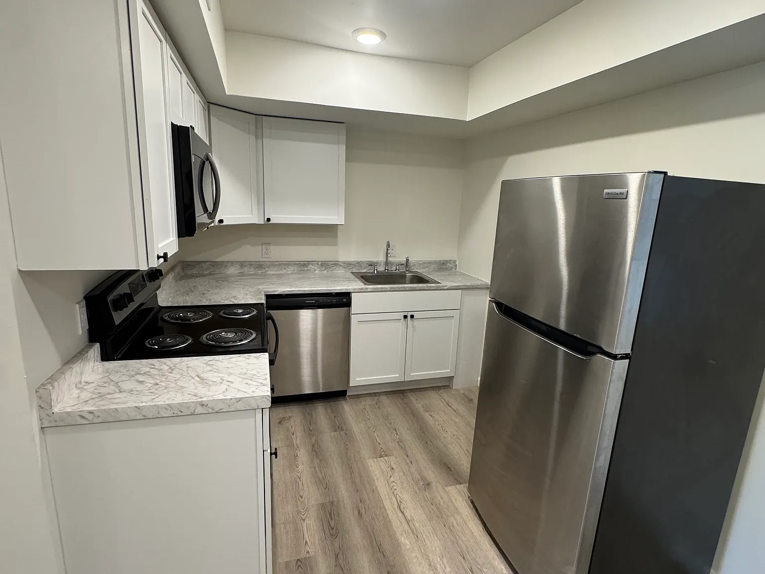 2 bed, 800 sqft, $825 — Photo 3