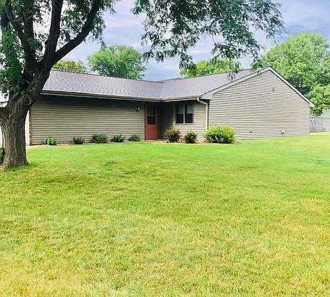2nd image of 857 Cedar Ct #11