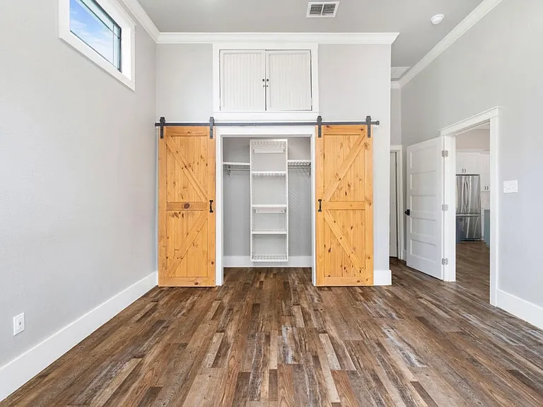 1018 Burnet St — Photo 22