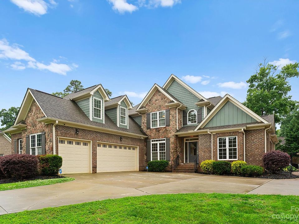 1st image of 120 Woodstream Cir
