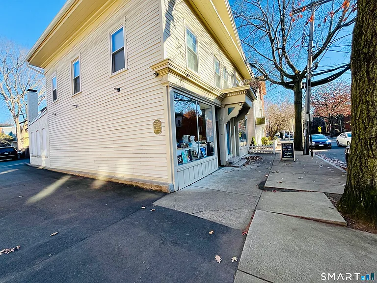 597 Chapel St #2R — Photo 13