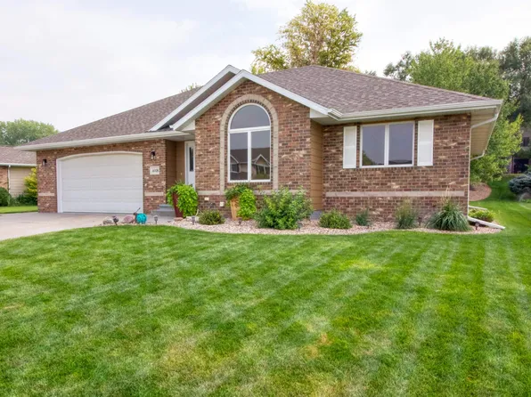 4018 21st Avenue Pl, Kearney, NE 68845