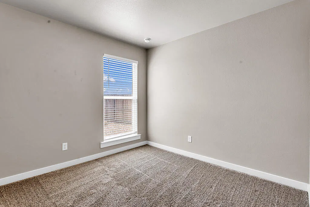 3 bed, 2.0 bath, 1120 sqft, $2,250 — Photo 4