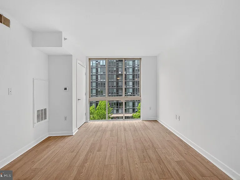 1000 New Jersey Ave SE #609 — Photo 5
