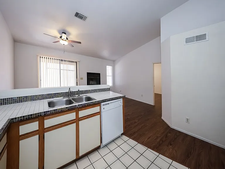 10043 E Bryonwood Ln — Photo 10