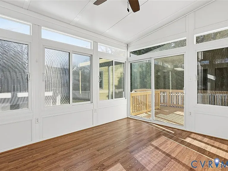 Sunroof / mudroom