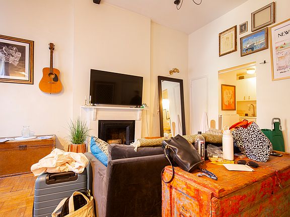 4th image of 308 E 18th St #4