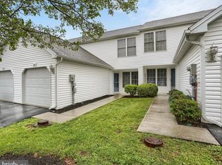 605 Canvasbach Dr #19D, Etters, PA 17319