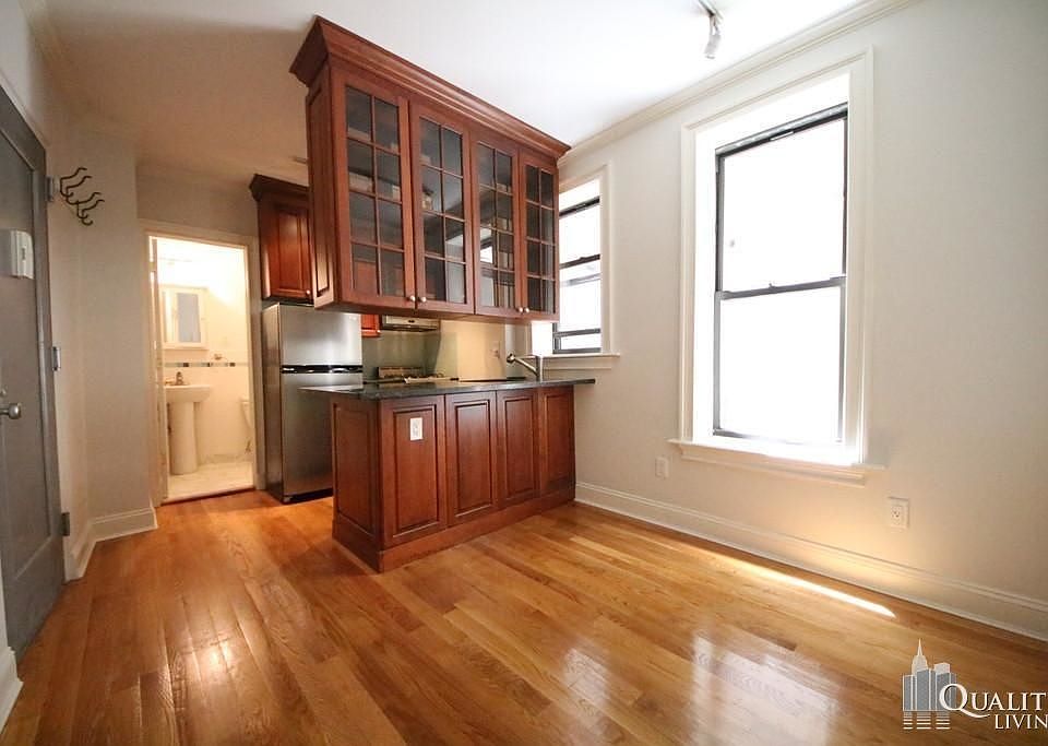 1st image of 10 Morton St APT 5D