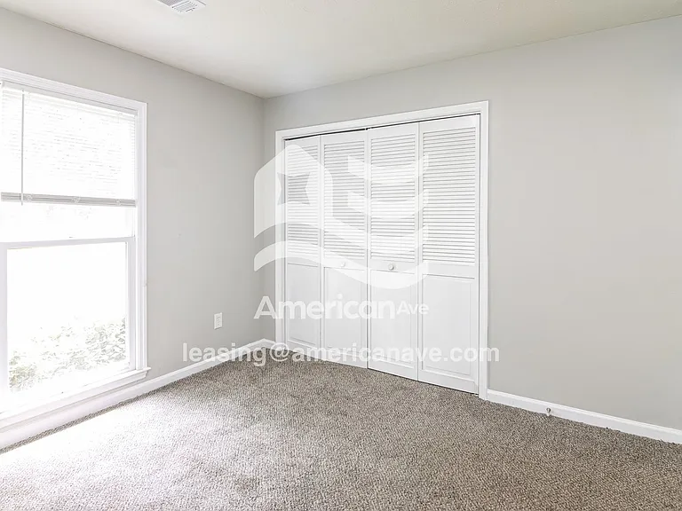 1179100_009_bedroom_10.jpg