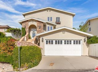 3942 Glenridge Dr, Sherman Oaks, CA 91423