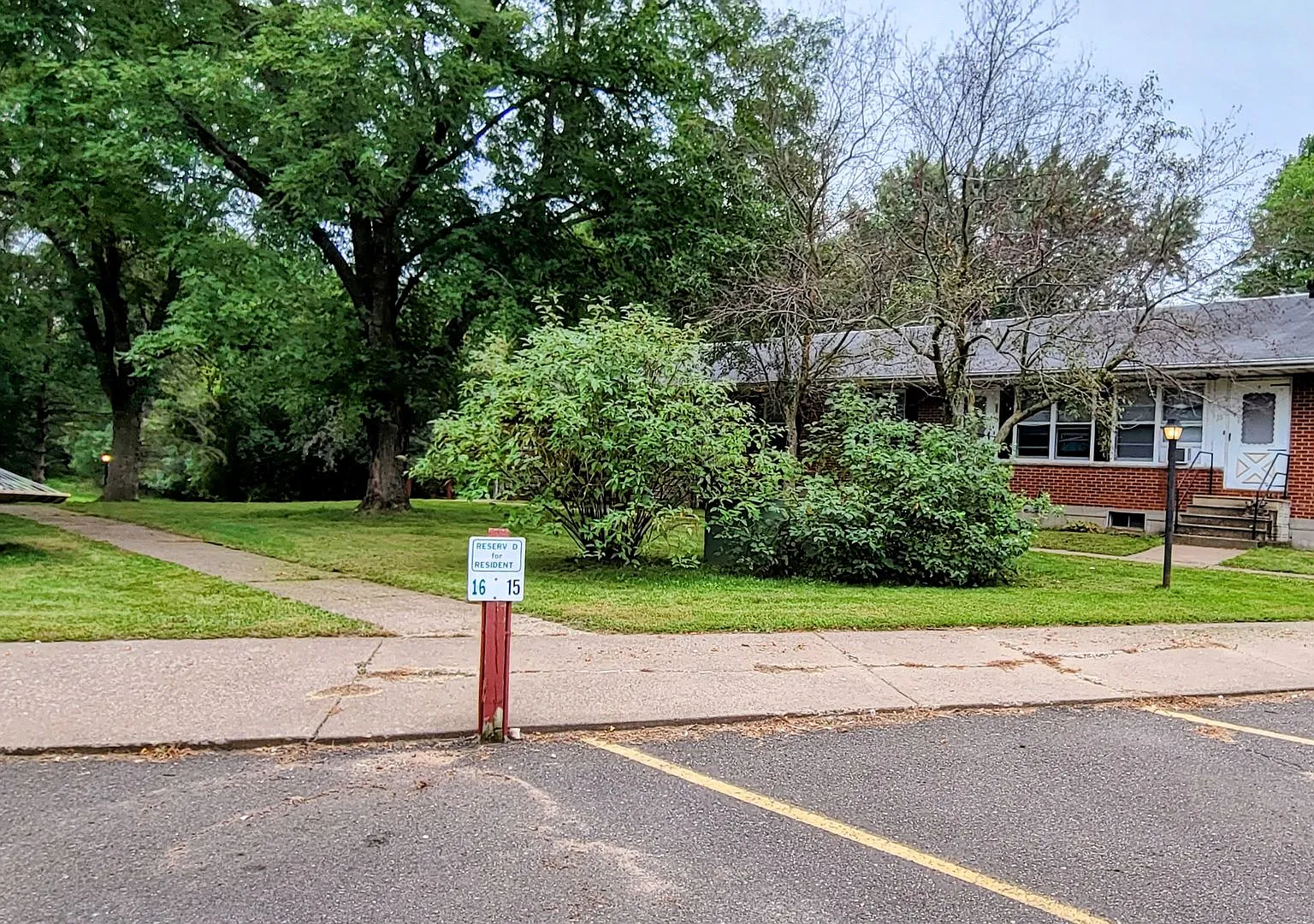 Colfax Manor Apartments — Photo 4