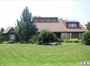 4296 Commonwealth Dr, Emmaus, PA