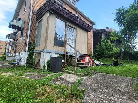 2nd image of 413 Delaware St