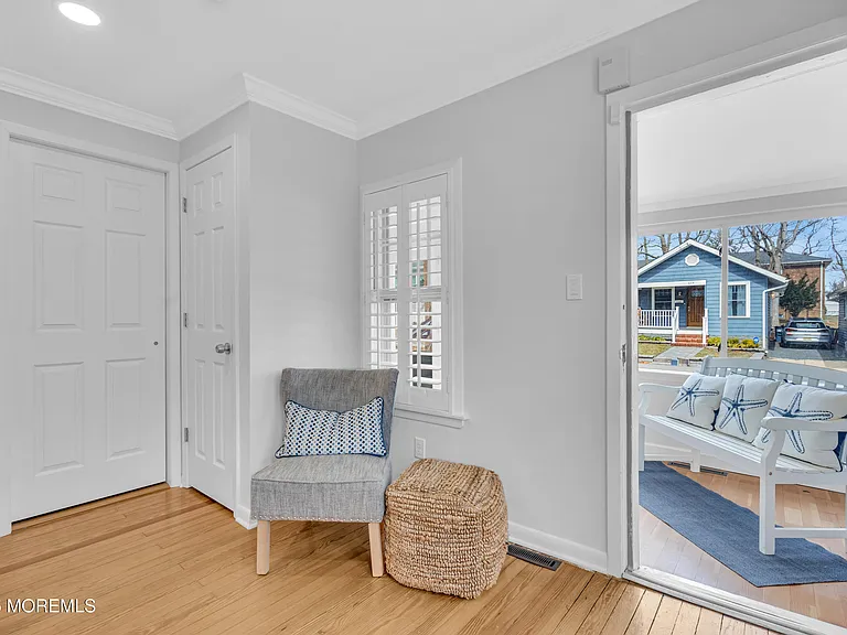 629 Redmond Ave — Photo 9