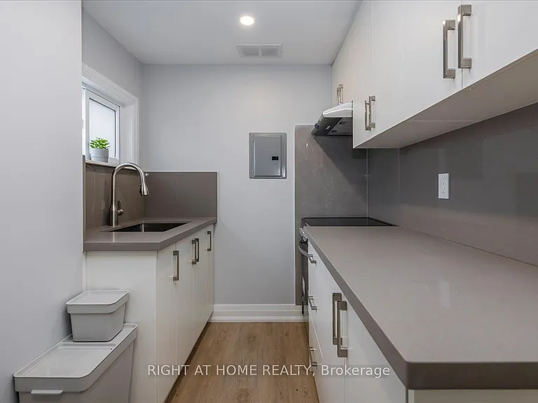 241 Rockaway Beach Pl — Photo 32