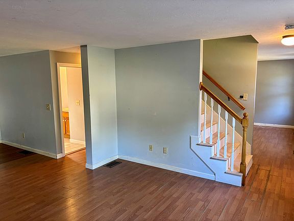 2nd image of 12 Sherwood Lane