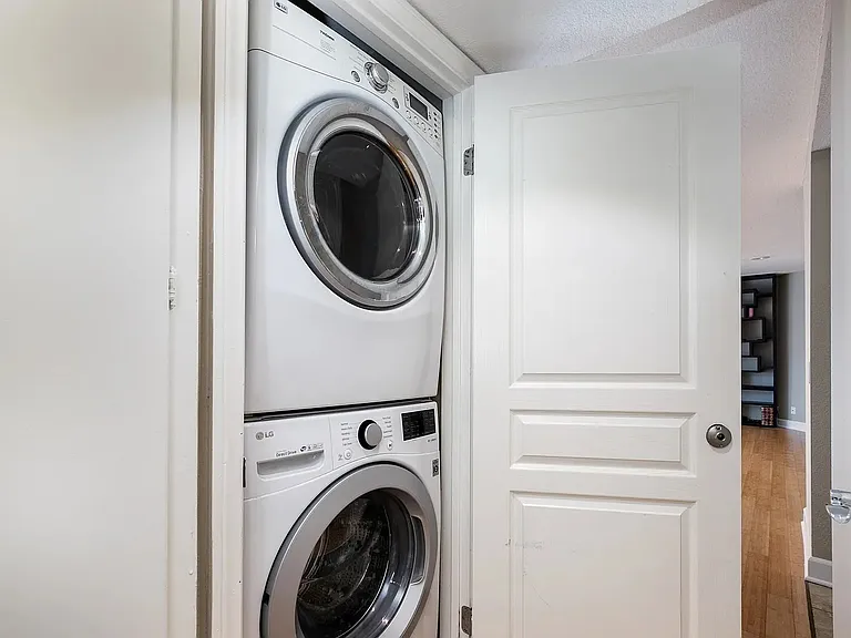 1633 S Bentley Ave #5H — Photo 1