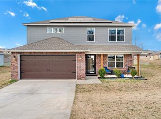 387 Cooper St, Huntsville, AR 72740