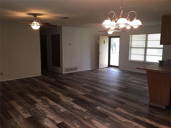 4th image of 642 County Road 154 APT A