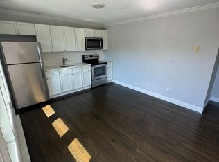 167 Middle Rd APT 10, Blue Point, NY 11715